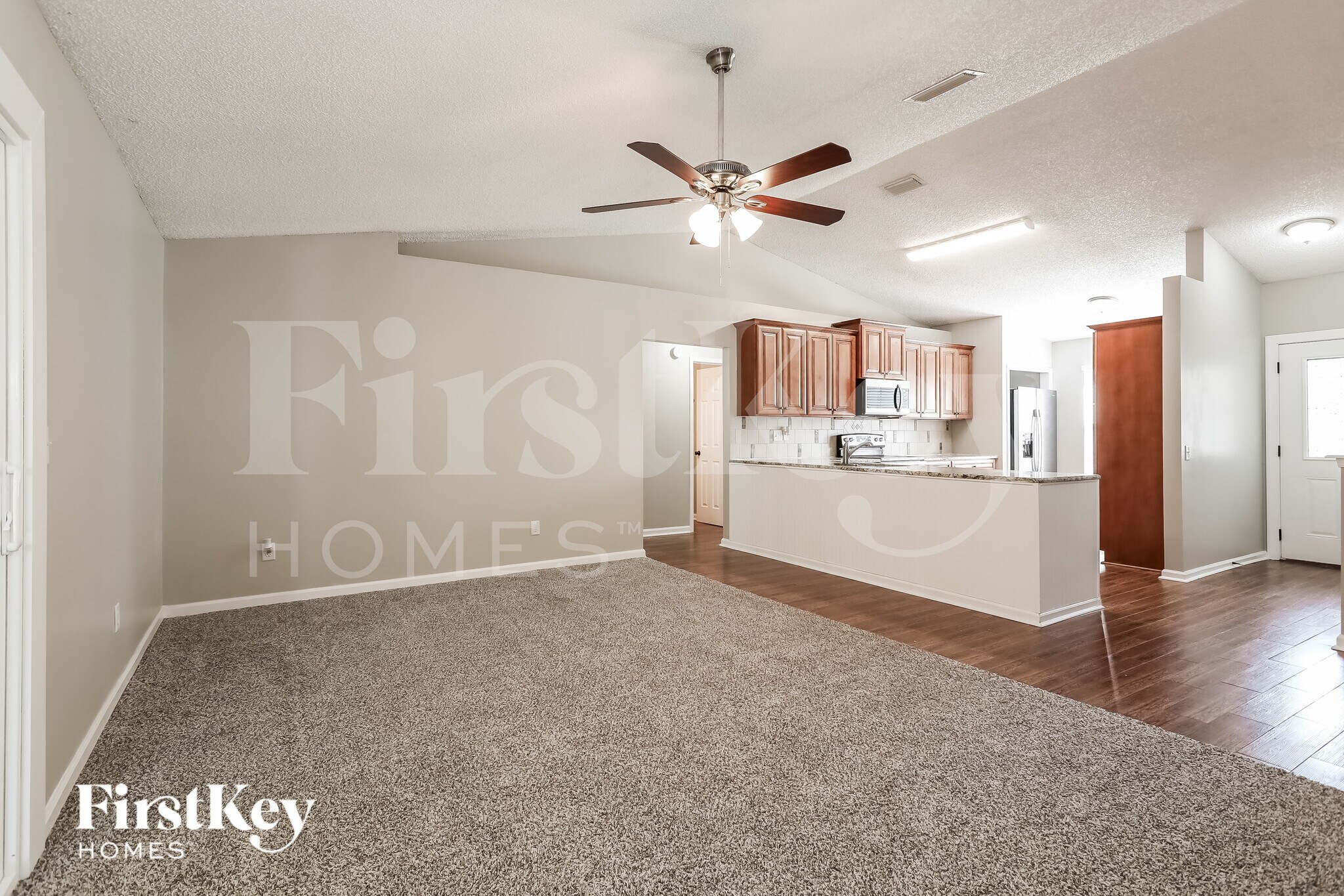 Building Photo - 1598 Twin Oak Dr W
