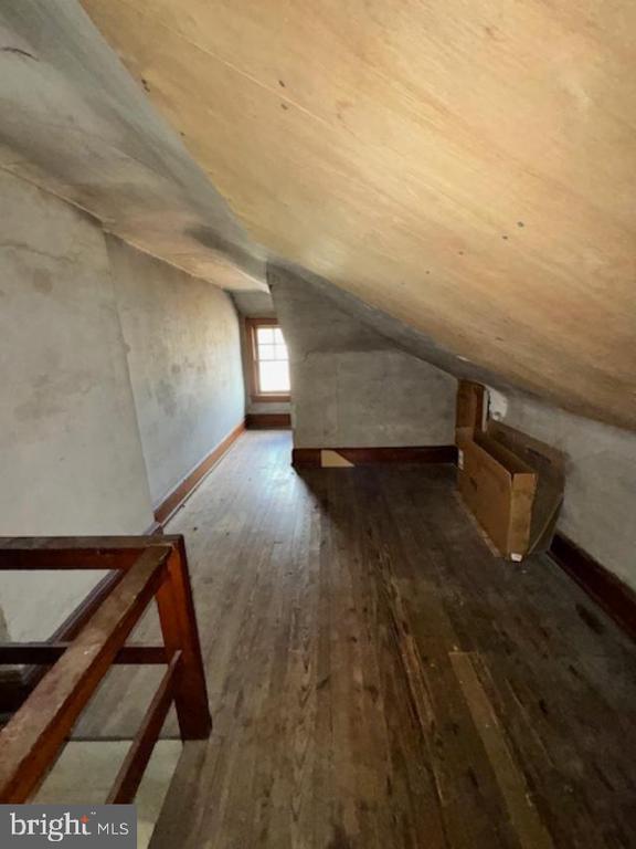 Building Photo - 1136 Stirling St