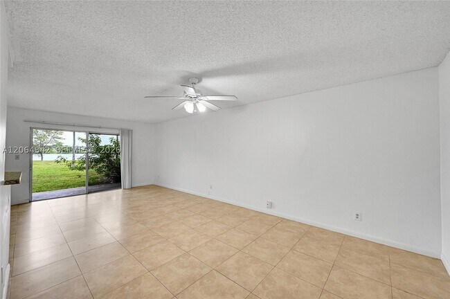 Building Photo - 3453 NW 44th St