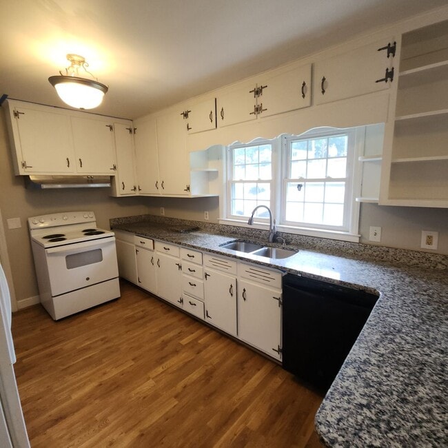 Building Photo - Remodeled Brick Rancher in between Kerners...