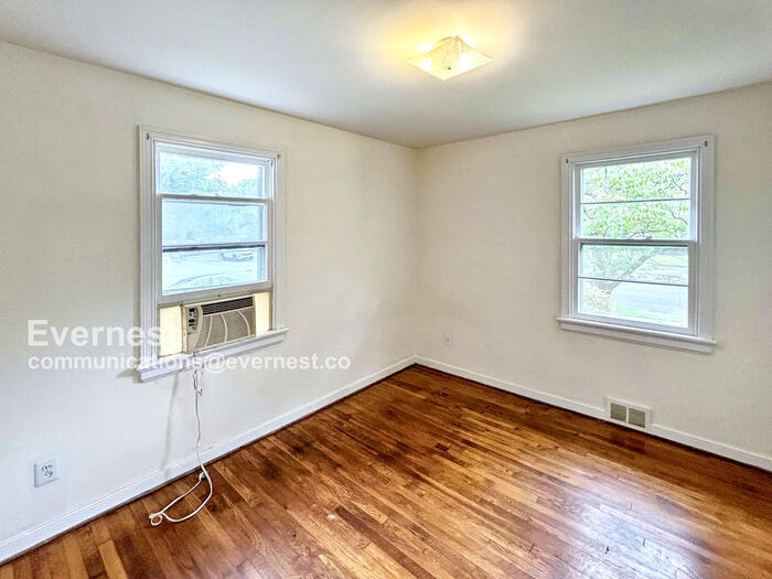 Building Photo - 4800 Cutshaw Ave