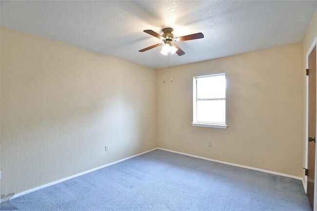 Building Photo - 5210 Meadowick Ln