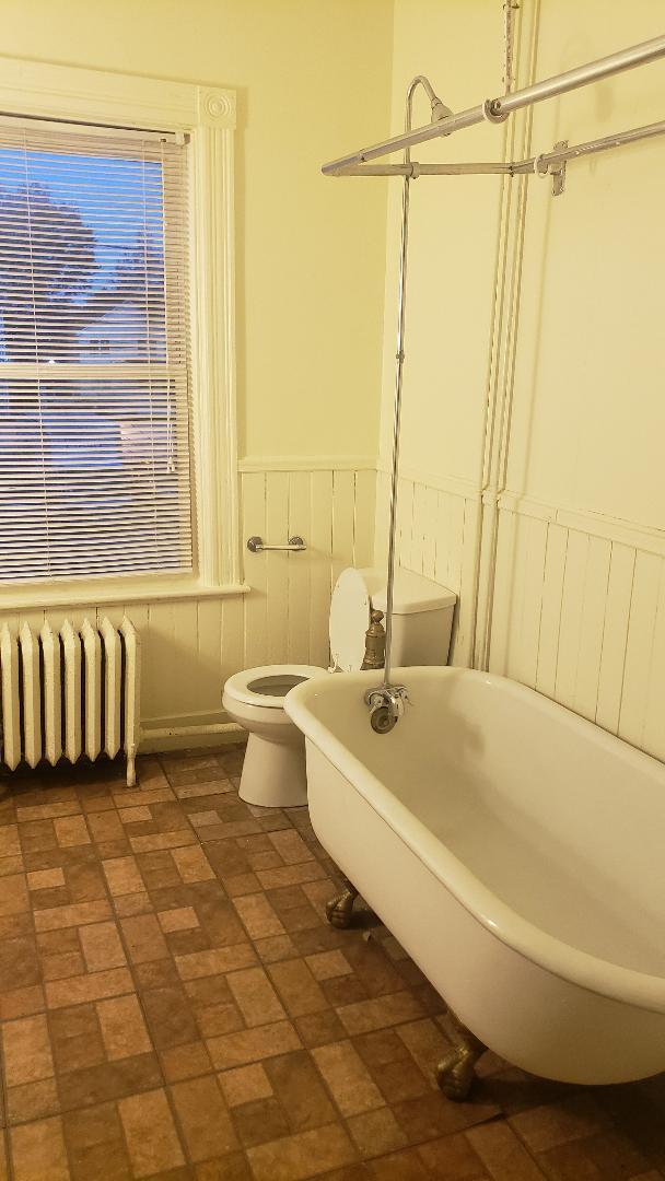 Building Photo - 1413 Broad St