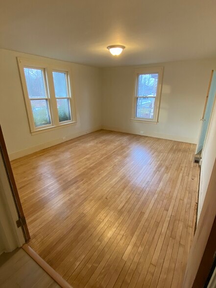 Building Photo - 49 Grove St