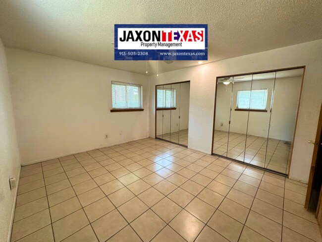 Building Photo - 1067 Villa Linda Way