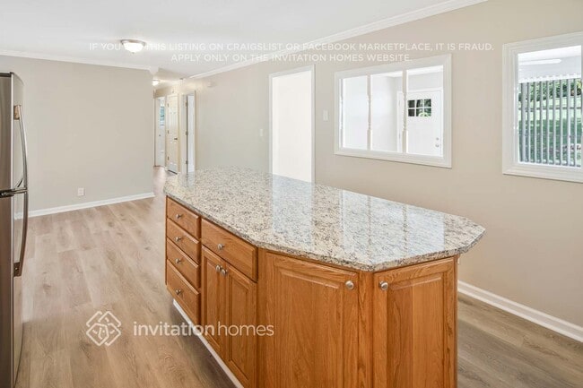 Building Photo - 2642 Hill Ln