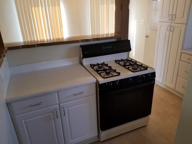 Building Photo - 2233-2235 Euclid