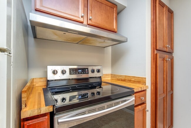 Building Photo - 12331 Atwell Dr