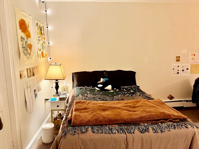 Building Photo - 833-835 Beacon St. Unit B