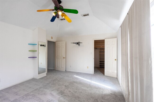 Building Photo - 4700 Broadmoor Dr