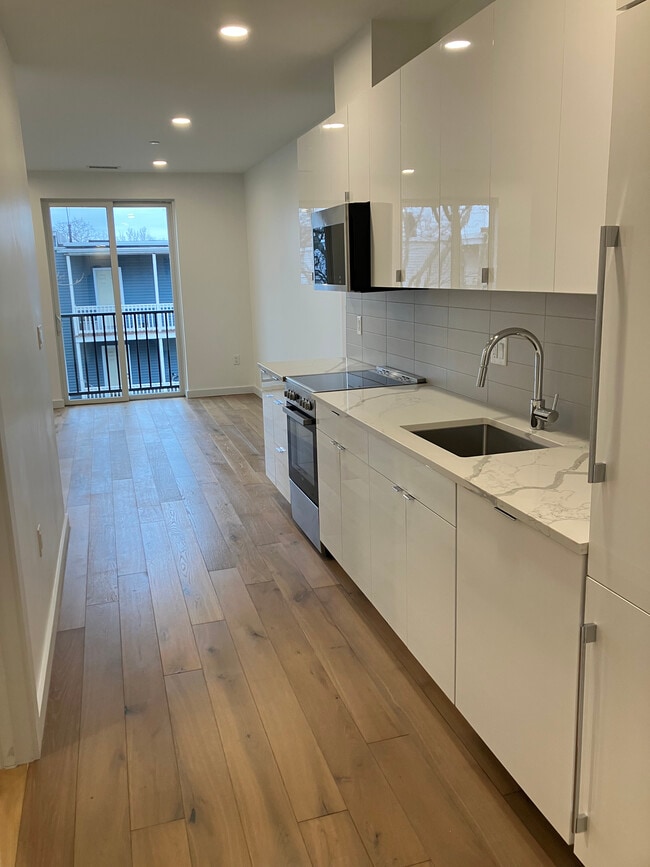 Primary Photo - 97 Elmwood St