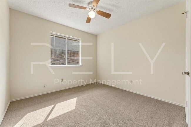 Building Photo - 604 David Curry Dr