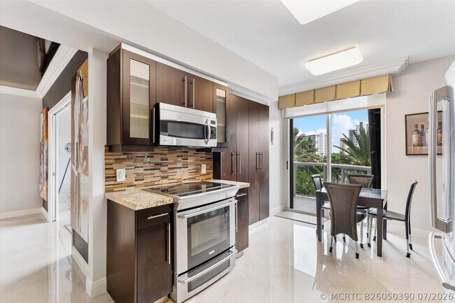 Building Photo - 3100 N Ocean Blvd