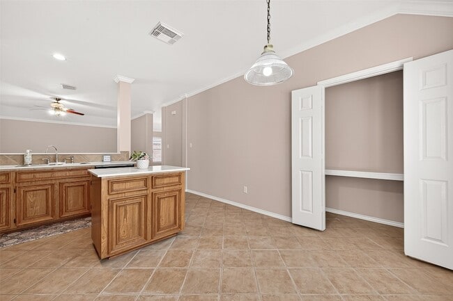 Building Photo - 1646 Martin Lake Dr