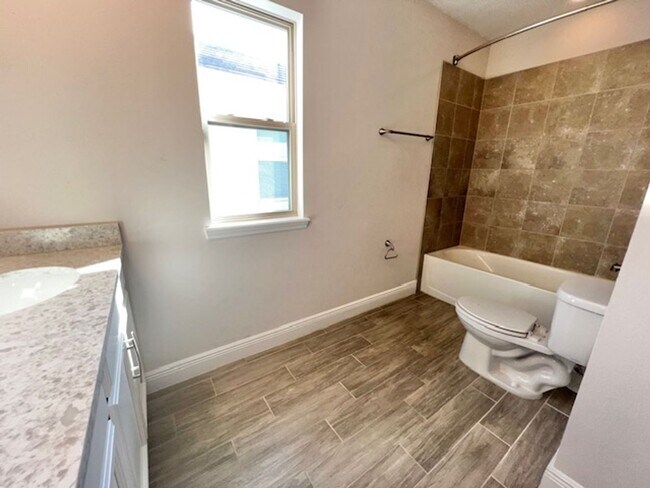 Building Photo - SPECTACULAR MODERN HOME!!Relaxing water views- MOVE IN September 2026-2 story 4 bed 3.5 bath HM i...