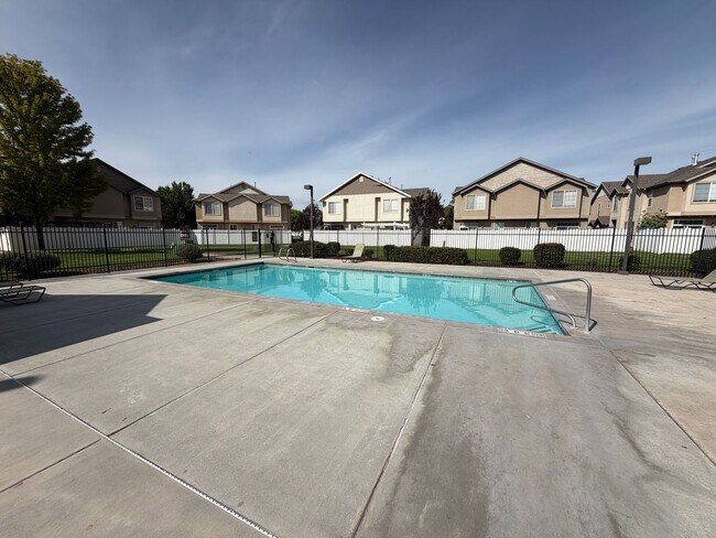 Building Photo - 977 Chelsea Ln