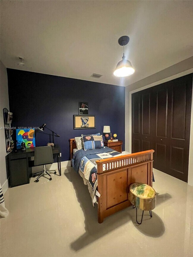 Building Photo - 14680 SW 17th St