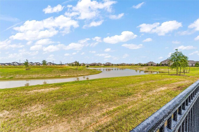 Building Photo - 570 Long Beach Bay Dr