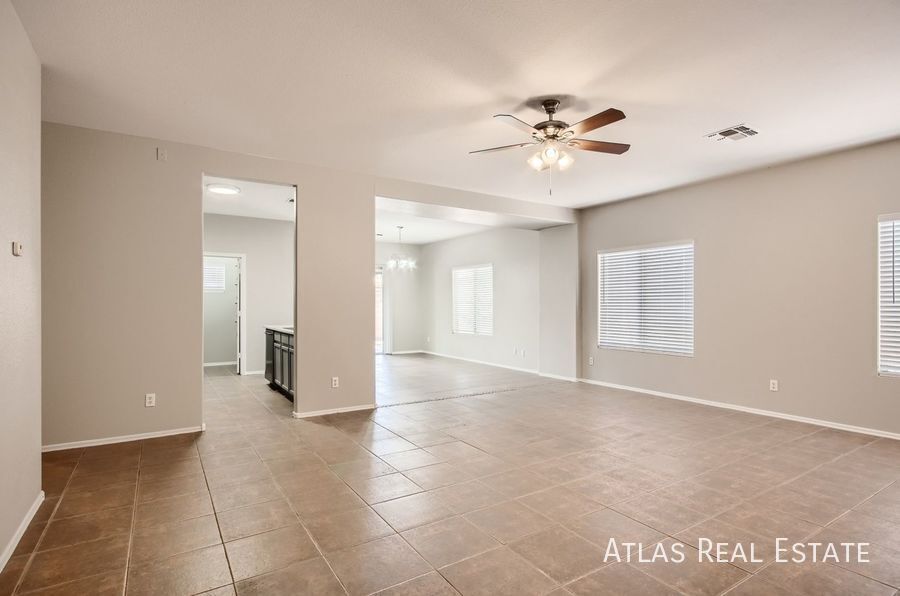 Building Photo - 805 E Drifter Pl