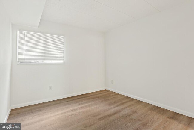 Building Photo - 5659 Harpers Farm Rd
