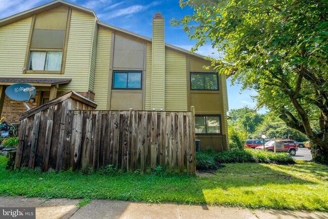 Building Photo - 10676 Myrtle Oak Ct