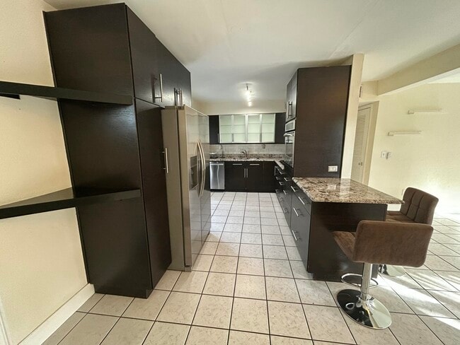 Building Photo - 5839 Daphne Dr