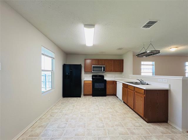 Building Photo - 2613 Plantation Dr