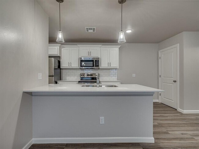 Building Photo - 4326 NE 119th St