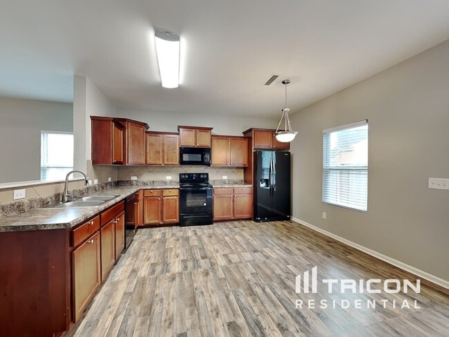 Building Photo - 918 Robys Pl