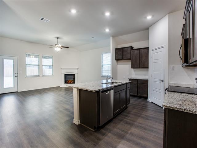 Building Photo - 123 Lakeview Cir