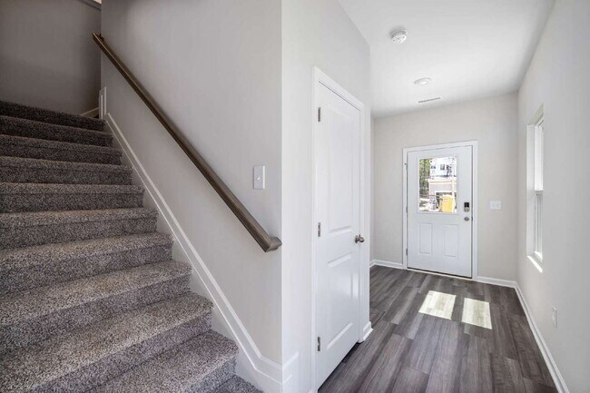 Building Photo - 4BR/2.5BA Home – 2,151 Sq Ft | Prime Location Between Downtown Durham & Brier Creek
