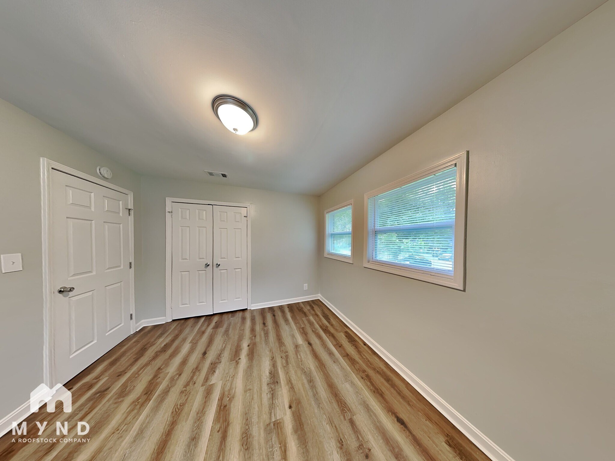 Building Photo - 2116 Barbara Ln