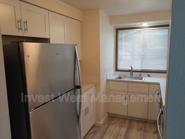 Building Photo - 14017 NE Keyes Ct