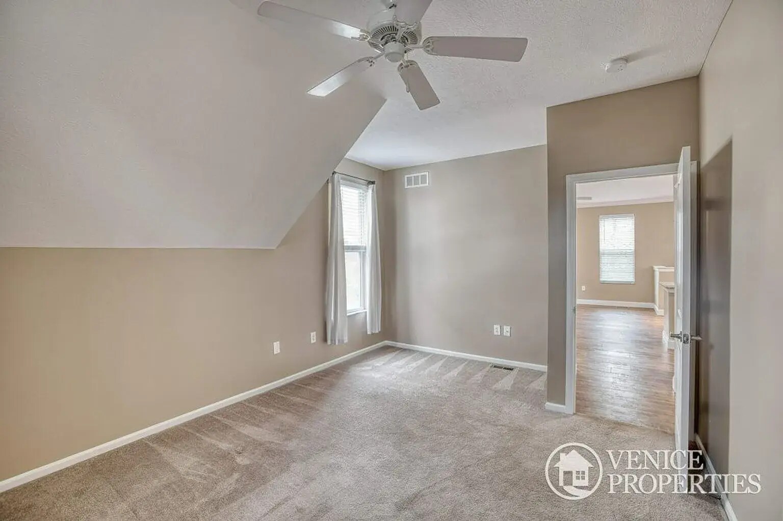 Bedroom - 1493 Chambers Rd