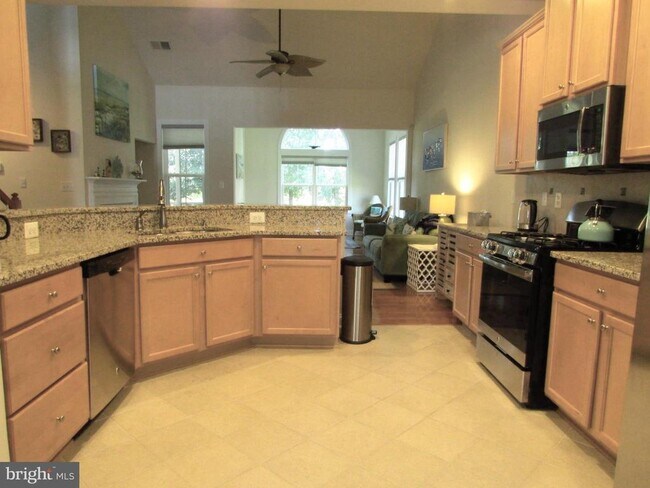 Building Photo - 30671 Kingbird Ct