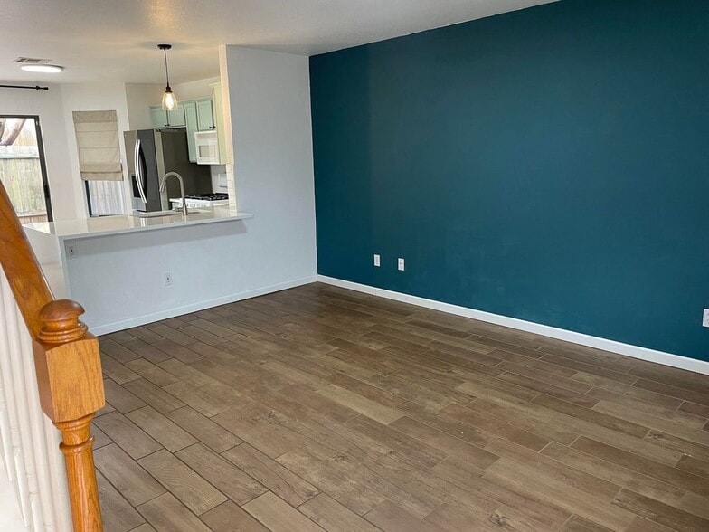Building Photo - 11901 Swearingen Dr