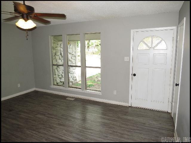 Building Photo - 1020 Towering Oaks Dr