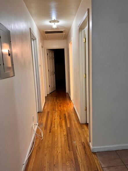 Building Photo - 318 Magnolia Ave