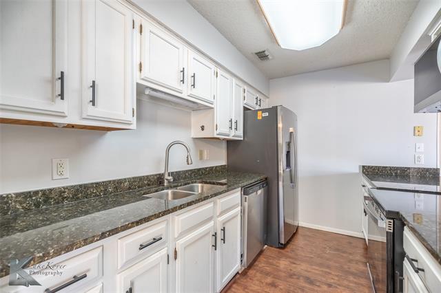 Building Photo - 717 Chanticleers Ln