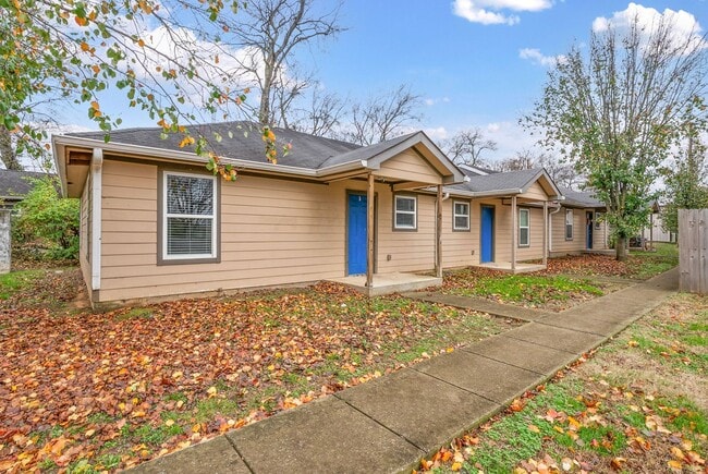 Building Photo - 604 41st Ave N