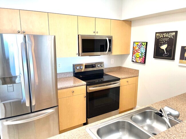 Building Photo - 616 Clearwater Park Rd