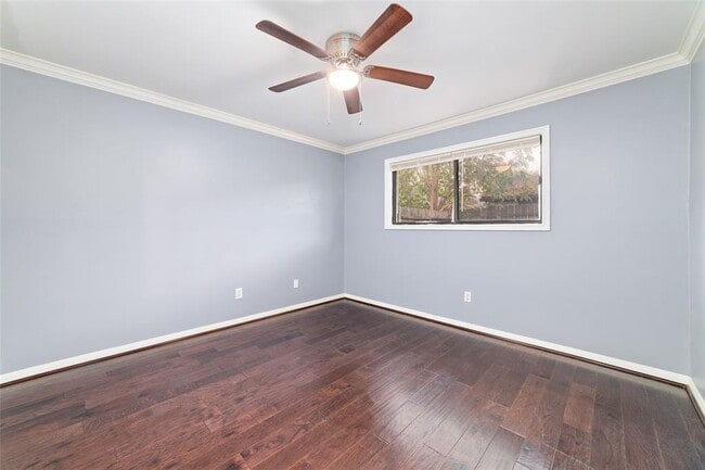 Building Photo - 214 Brocket Pl