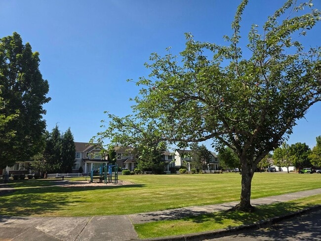 Building Photo - 4-Bedroom Corner-Lot Home | Central A/C | Carpet-Free Living | Walk to Schools, Parks and Cedar R...