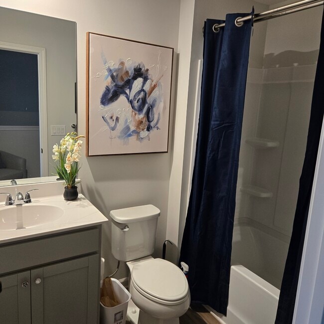 Building Photo - 347 Skylar Ct SE