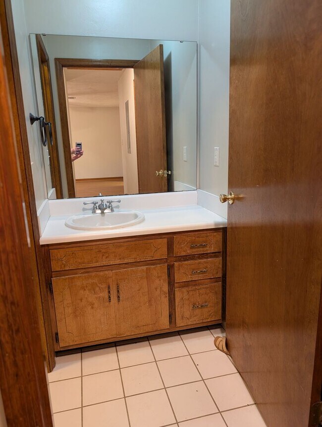Building Photo - 8790-8793 Louvinia Way