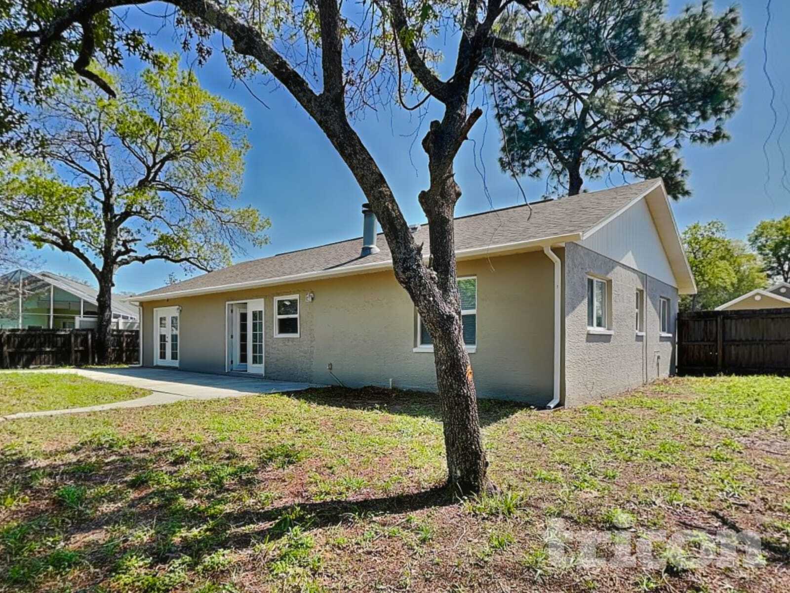 Building Photo - 13415 Twin Lake Ave