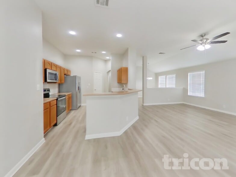 Building Photo - 4842 Dahlia Terrace