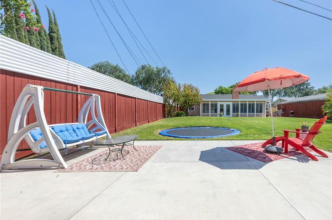 Building Photo - 1519 Victoria Dr