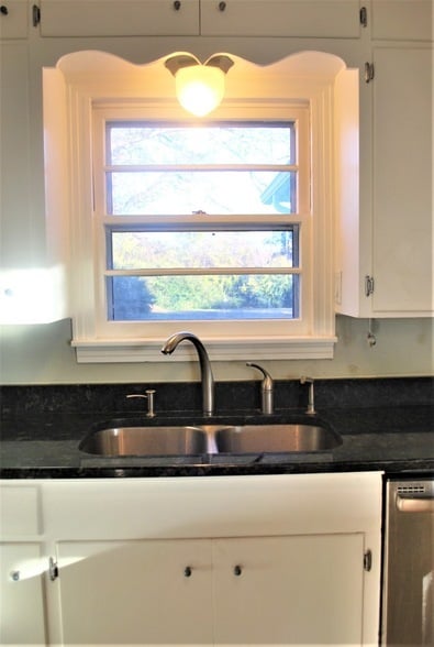Building Photo - 1310 Coit St