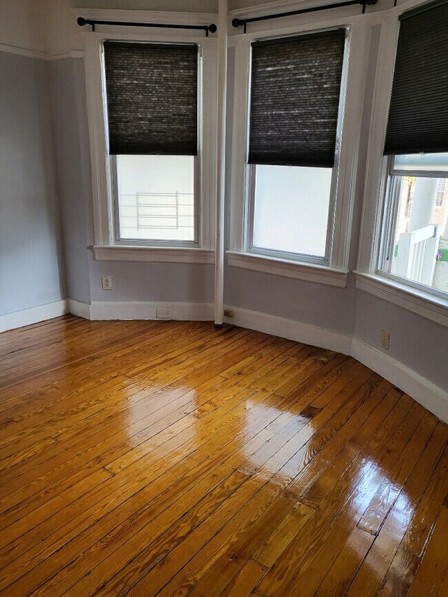 Living Room - 225 Jewett Ave
